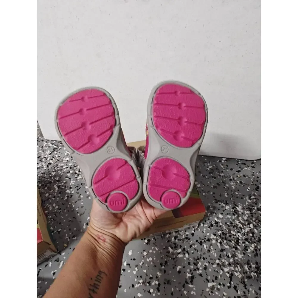 Umi Trincy Mary Jane Flats‎ Fuchsia Pink Silver US 5.5 Walker